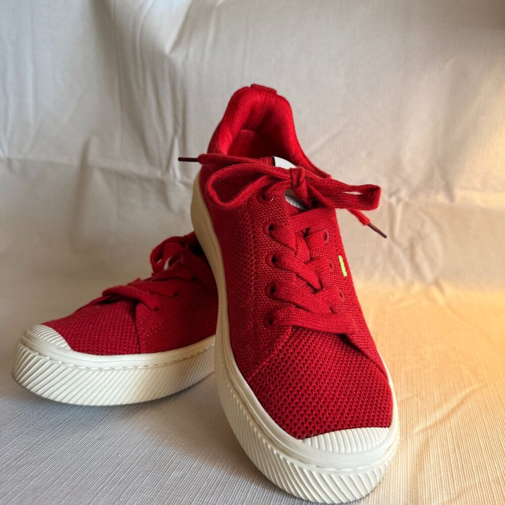 Cariuma Red Canvas Low Top Lace Up Casual Sneakers Women's Size 6.5